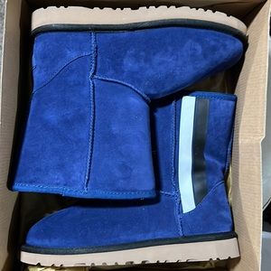 Short dark blue uggs